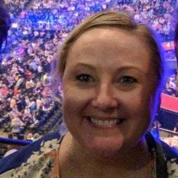 Meet your Posher, Angela - Picture 3 of 5